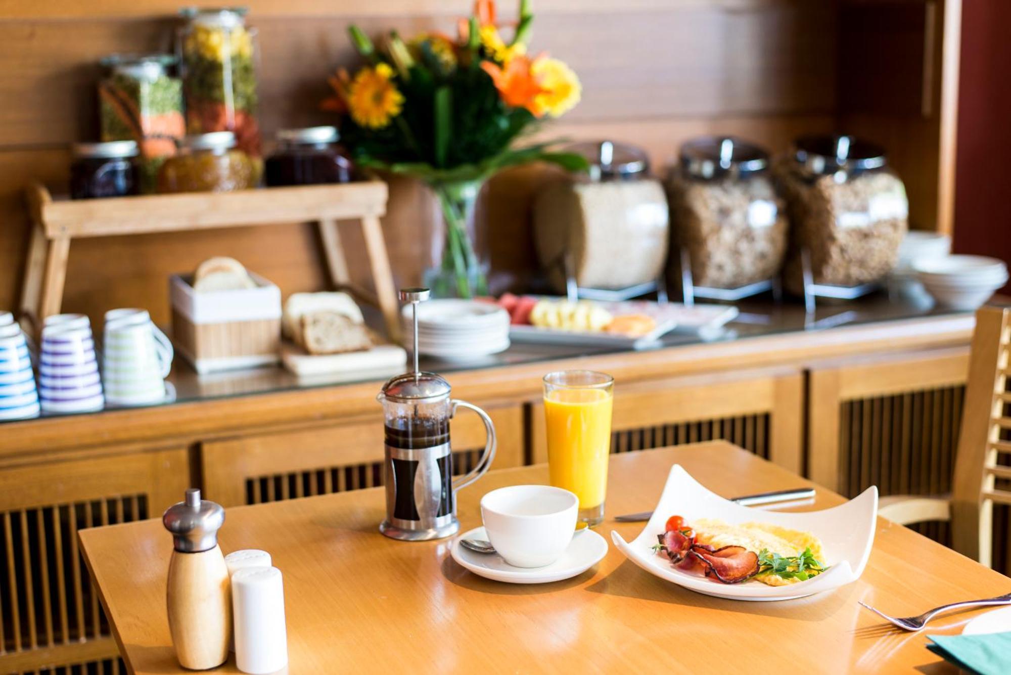 Hotel The Plaza 4*